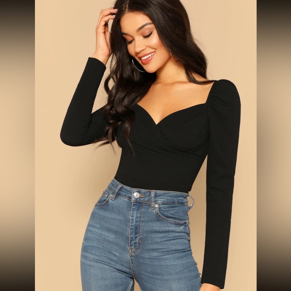 SHEIN Unity form fitting sweetheart Neck Zip-up top